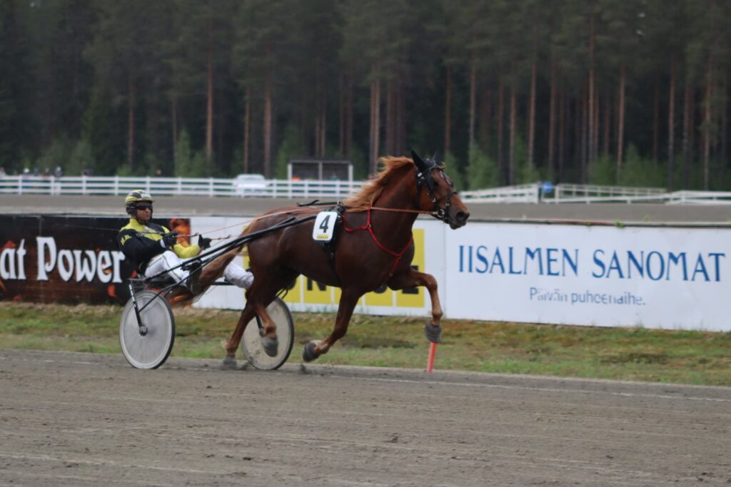 Caru voittaa Black Horse Cup-finaalin Vieremällä 24.5.2024. Kuva: Marja Pylkkänen